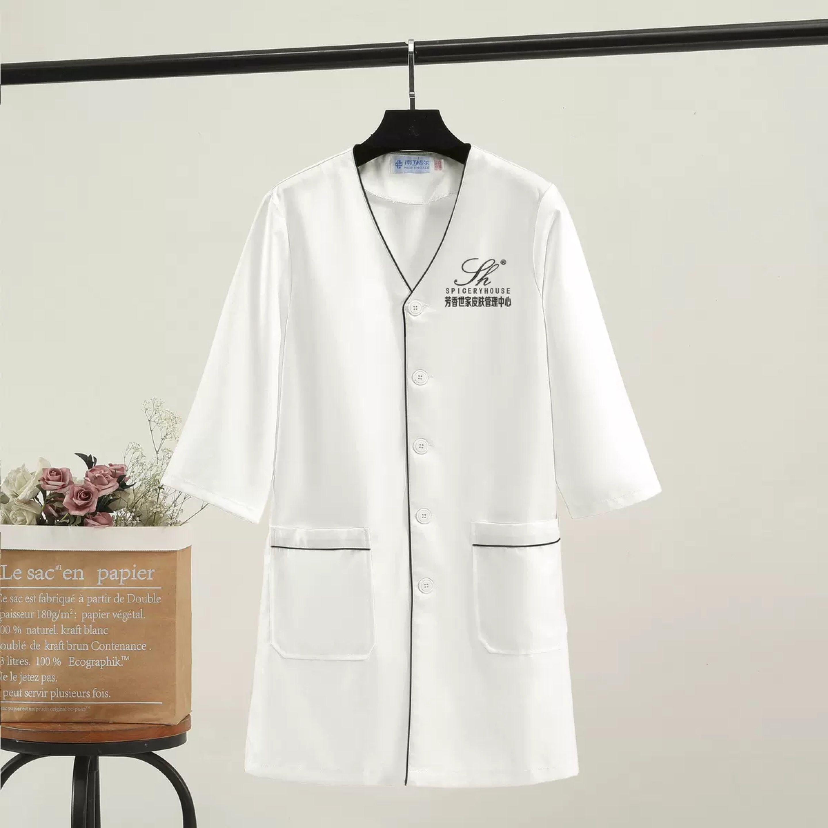 Medical Lab Logo - Branco plus size salão de beleza