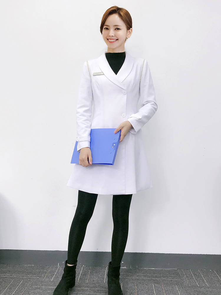 Jaleco Branco de Estilo Corean - Medical Lab Years avaliação e preço